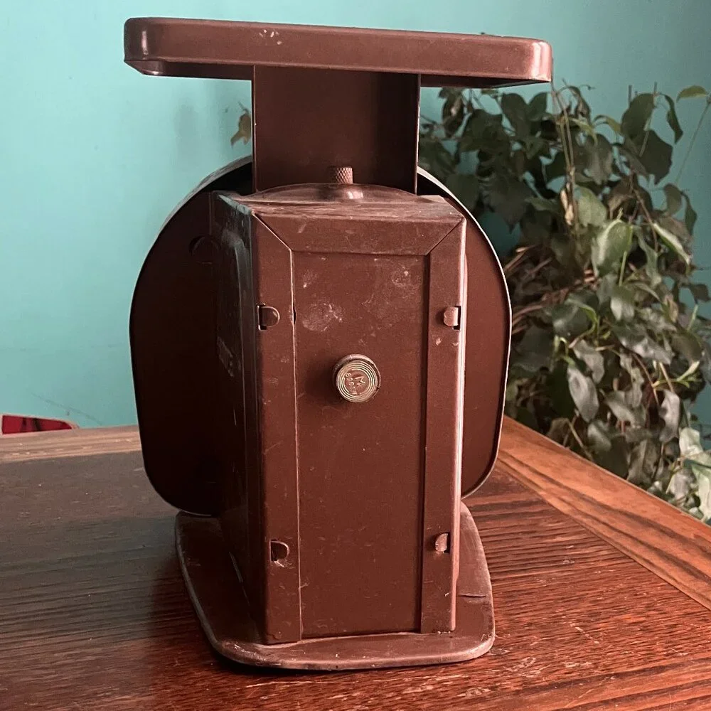 Vintage Pelouze Model Y-50 Postal Scale – 50 lb Capacity – Retro Industrial Deco